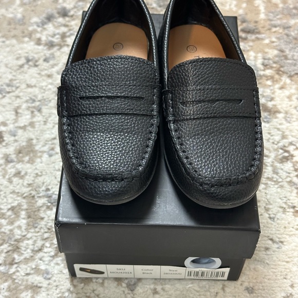 🖤MOUSTACHE BOYS LEATHER LOAFERS- Classic European Dress Shoes WORN ONCE- SIZE 10 - Picture 9 of 10